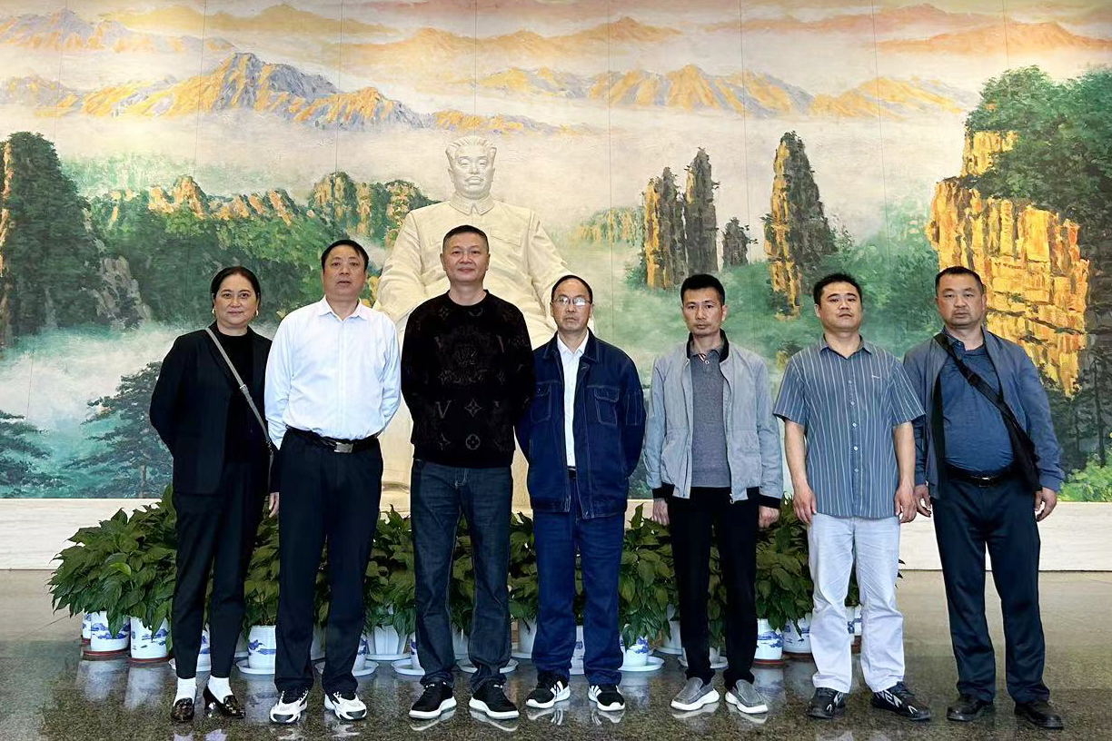 追寻先烈足迹  传承红色基因——华体会官方端网站登录入口-华体会(中国)鸟儿巢公司全体党员参观贺龙纪念馆