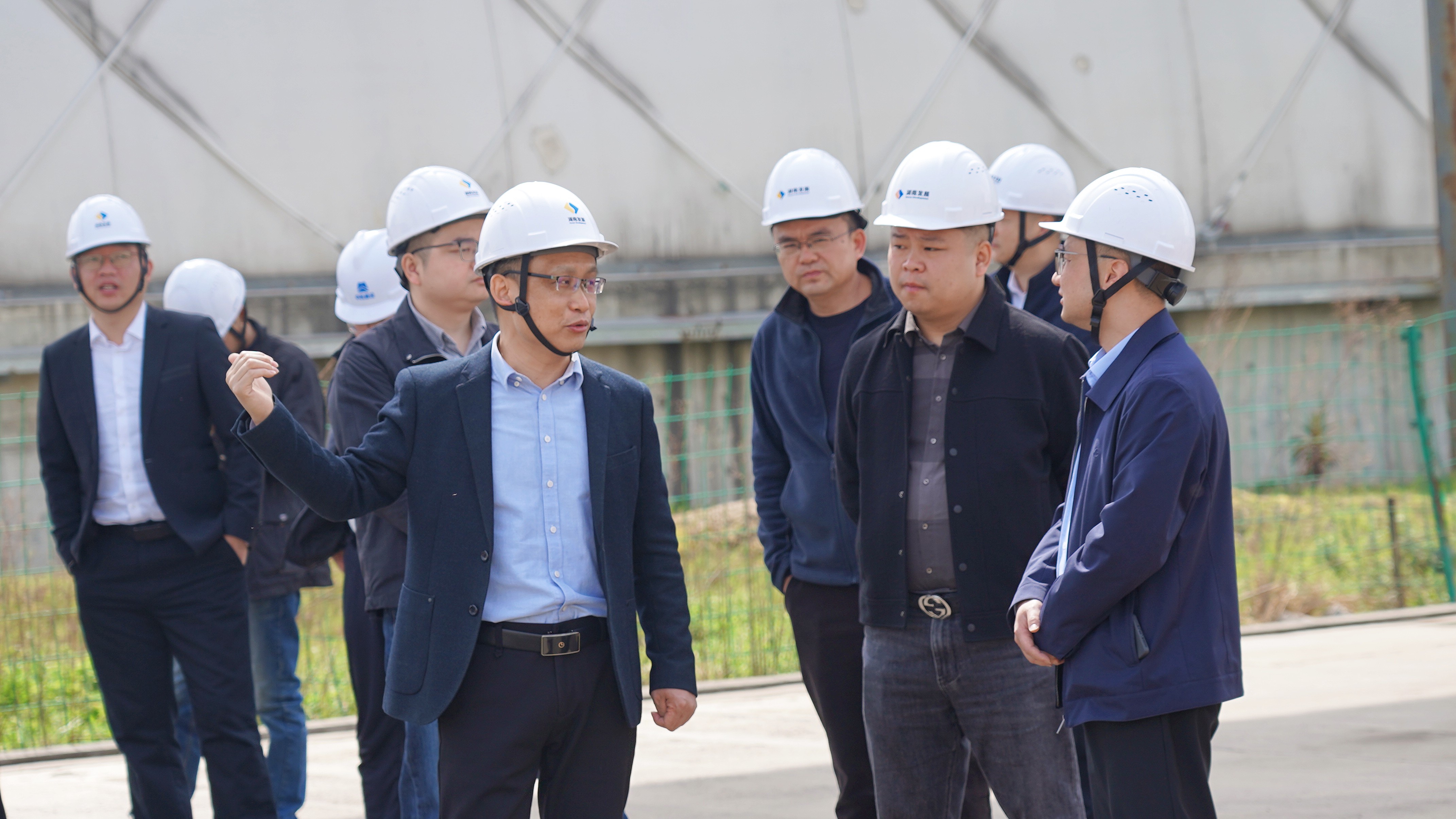 沅江市副市长雷亮调研华体会官方端网站登录入口-华体会(中国)机制砂和砂石集散中心项目